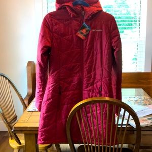 Columbia women’s coat. Red/beet in color